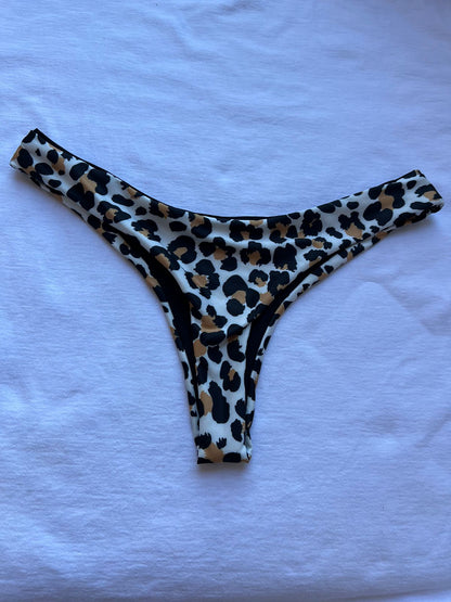 REVERSIBLE HIGH THONG LEPARD